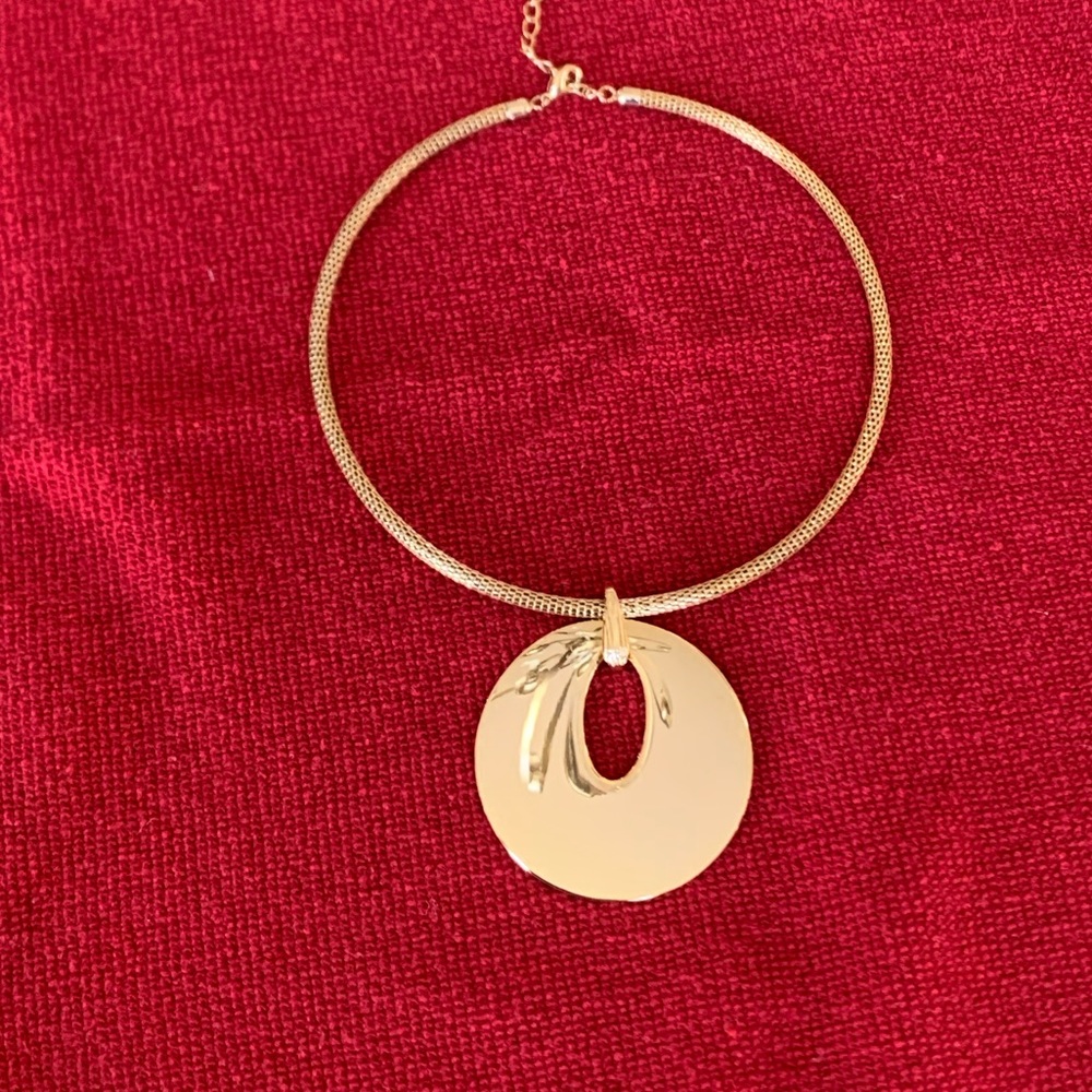 Gold choker necklace